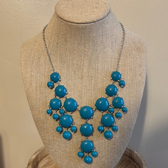 Elegant Blue Statement Necklace - Picture 1 of 4